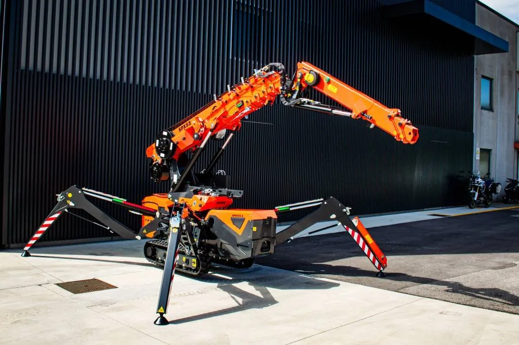 Jekko SPX532.2 with outriggers deployed and the hydraulic jib articulated