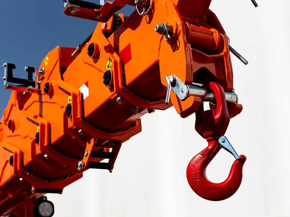 Close-up of the SPX532.2 hook and winch