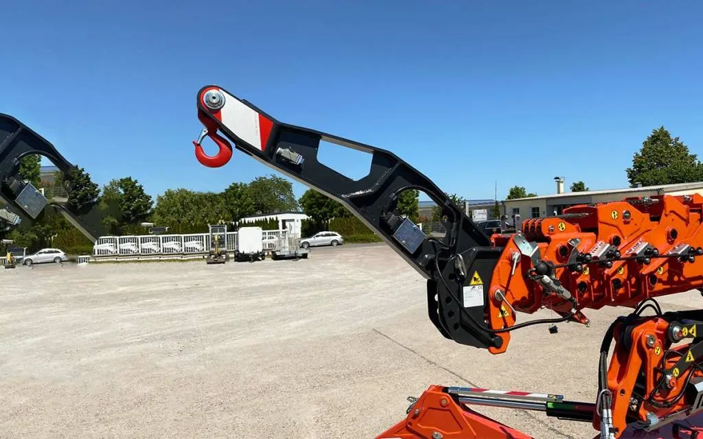 The hydraulic jib articulated down from the main boom